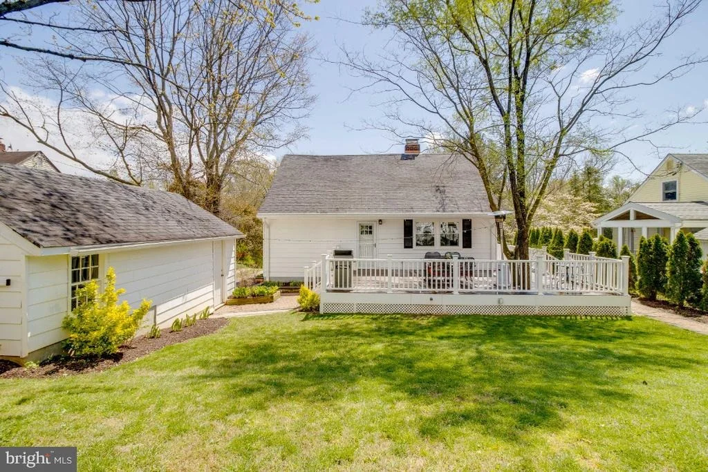 Photo of 903 ROBIN ROAD