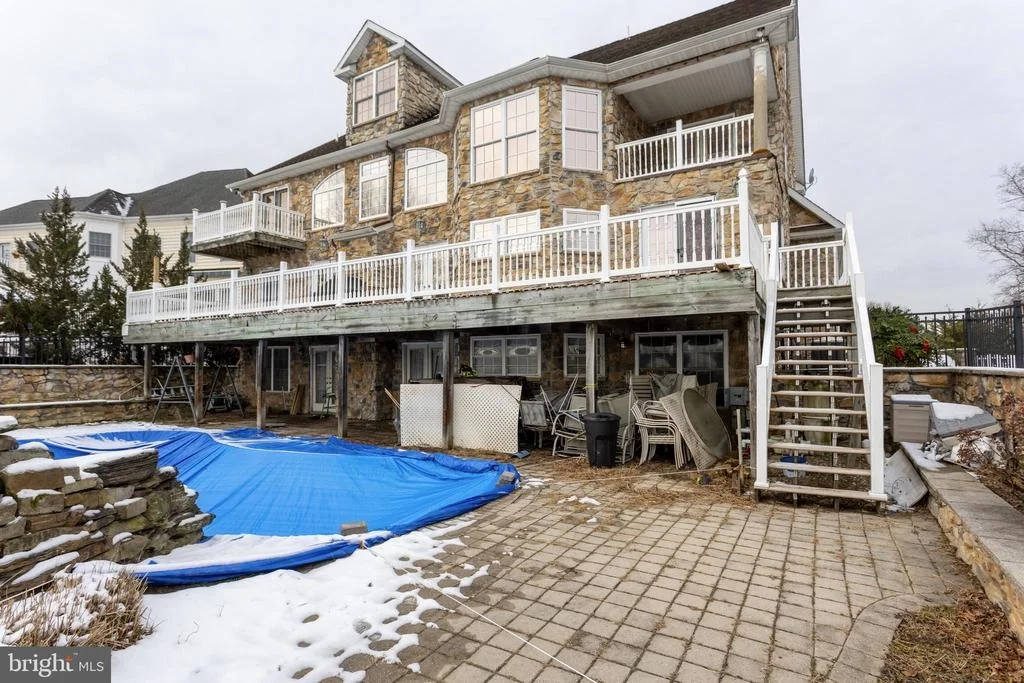 Photo of 415 SHORE DRIVE
