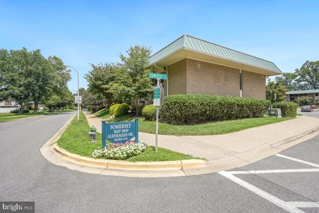 Photo of Unit 82B at 3630 GLENEAGLES DRIVE