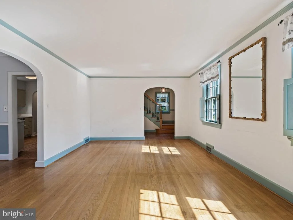 Photo of 195 UPPER COLLEGE TERRACE