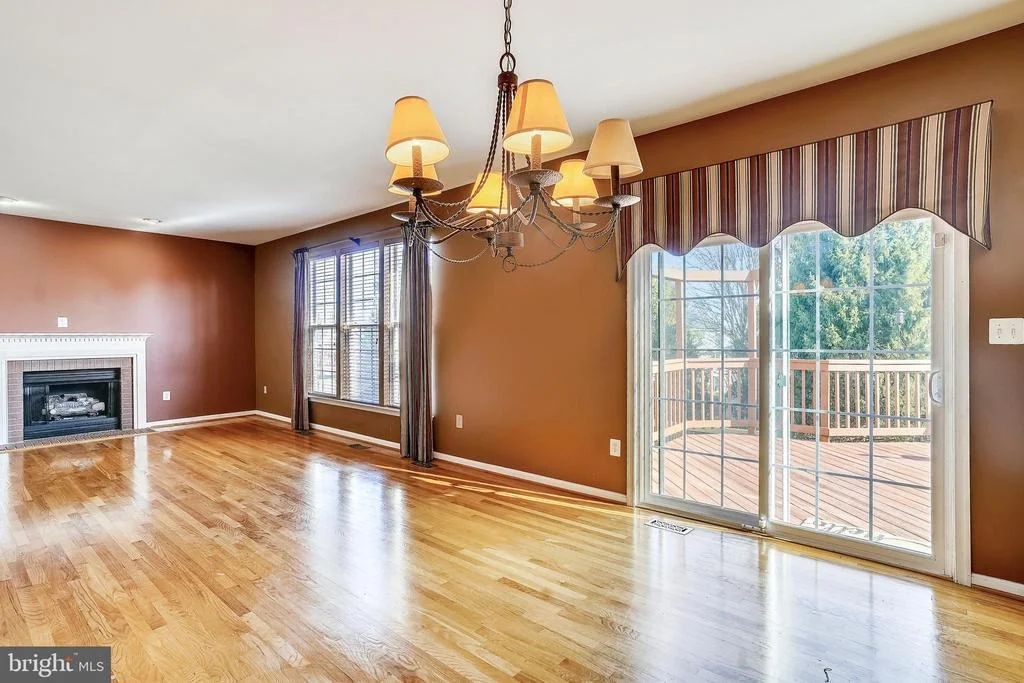 Photo of 2240 W GREENLEAF DRIVE