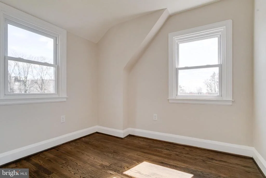 Photo of 605 WALNUT AVENUE
