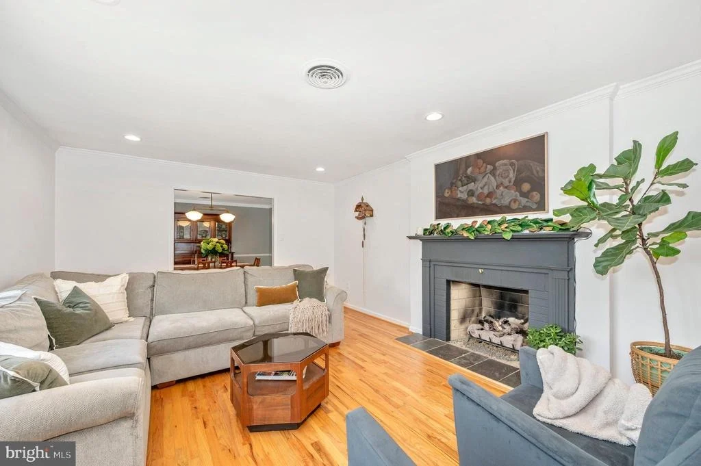 Photo of 201 CRESTVIEW COURT