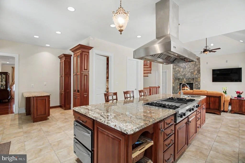 Photo of 5985 SAINT CATHERINES LANE