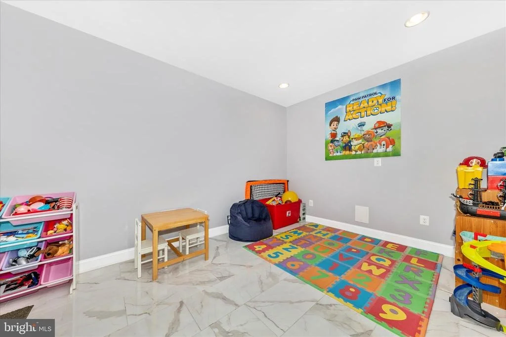 Photo of 825 HOLDEN ROAD