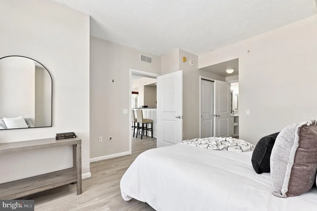 Photo of Unit 1305 at 930 WAYNE AVENUE