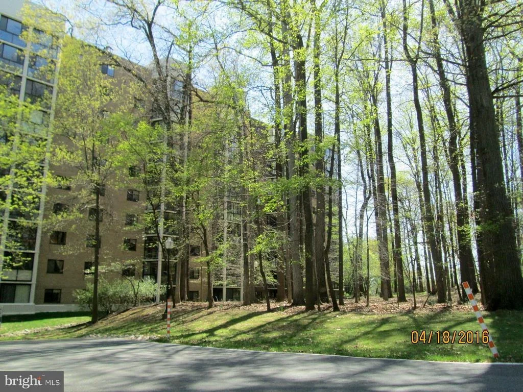 Photo of Unit 3714 at 15115 INTERLACHEN DRIVE