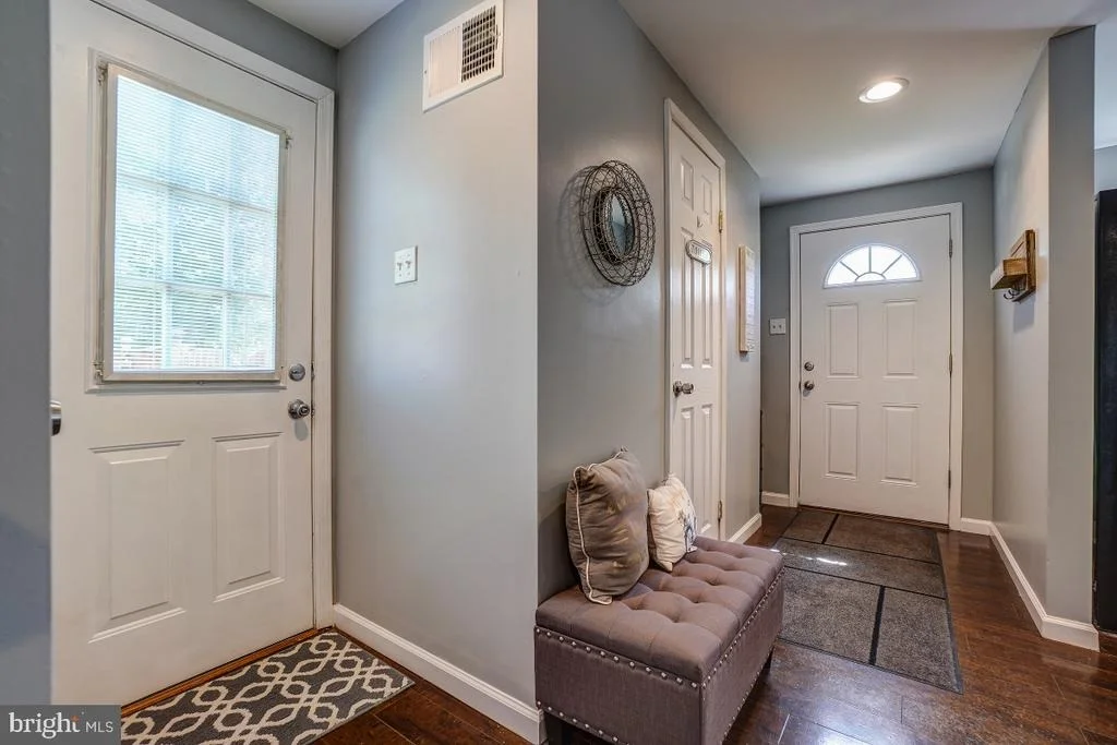 Photo of 8 TARFSIDE COURT