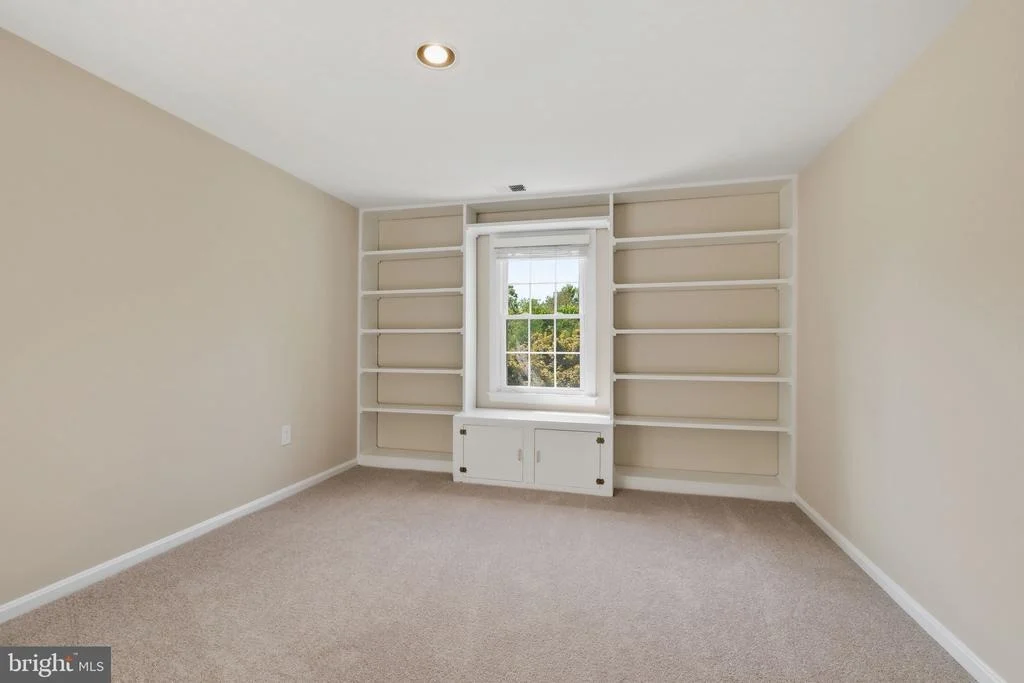 Photo of 1429 LONGHILL DRIVE