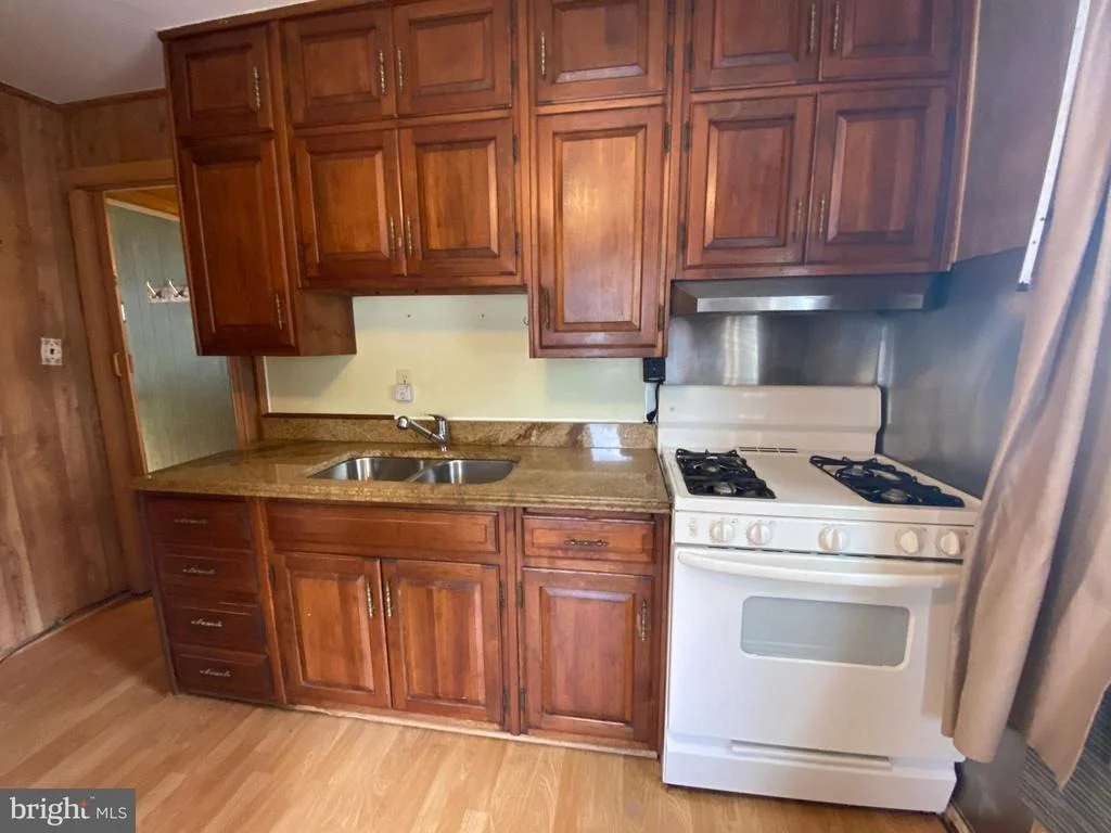 Photo of 4512 FURMAN ROAD