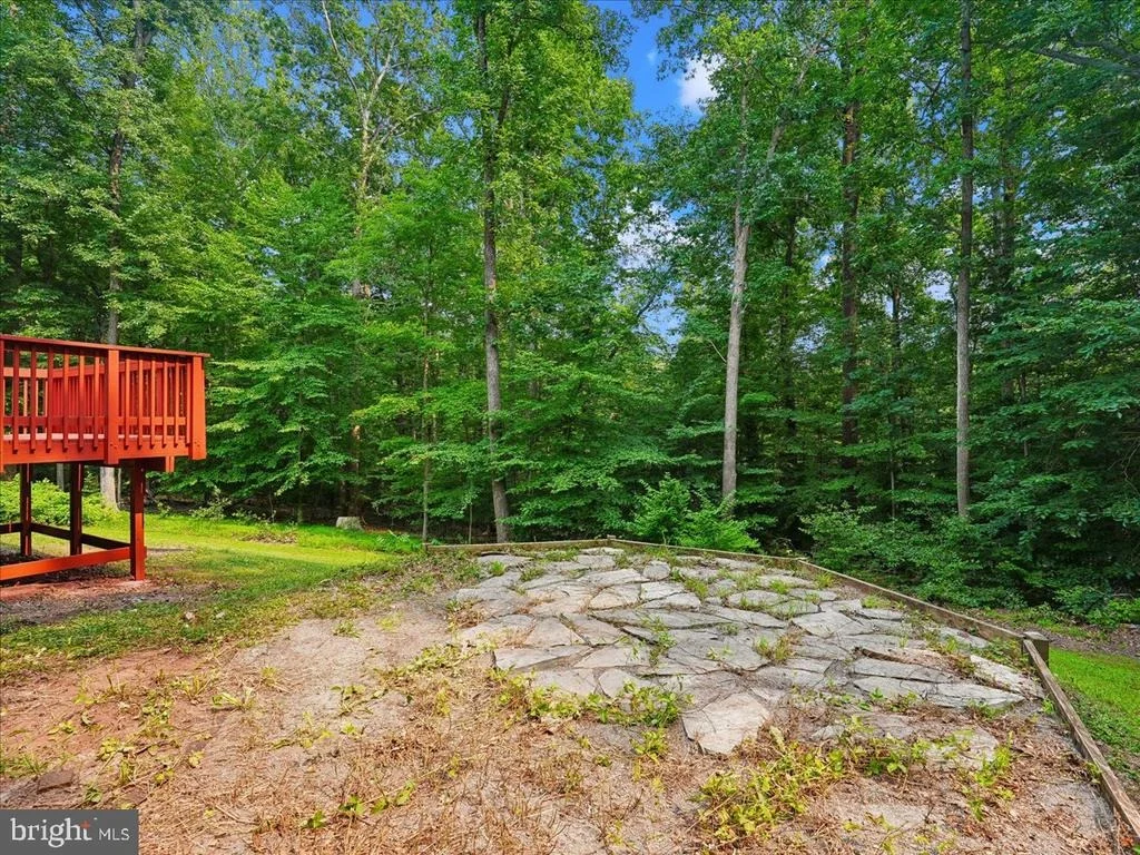 Photo of 8253 HONEYSUCKLE ROAD