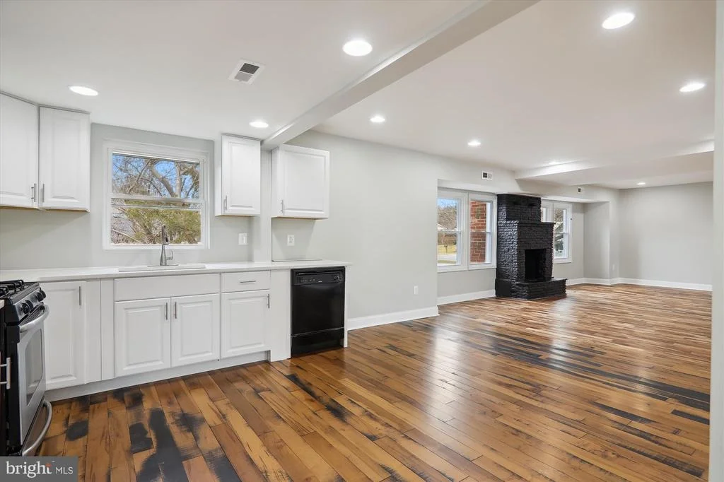 Photo of 7901 DARCY ROAD