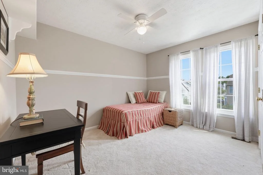 Photo of 6913 SOVEREIGN PLACE