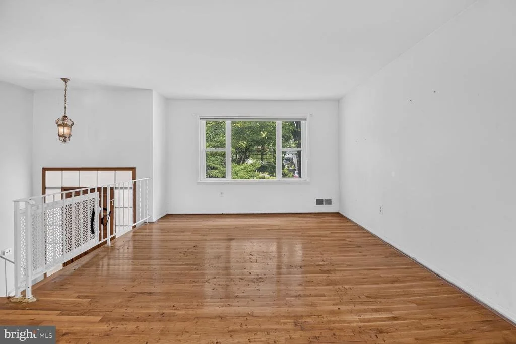 Photo of 1326 GRESHAM ROAD