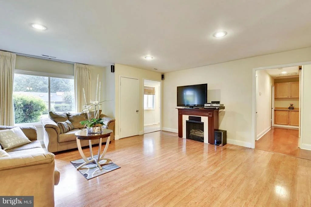Photo of 14904 HYDRUS ROAD