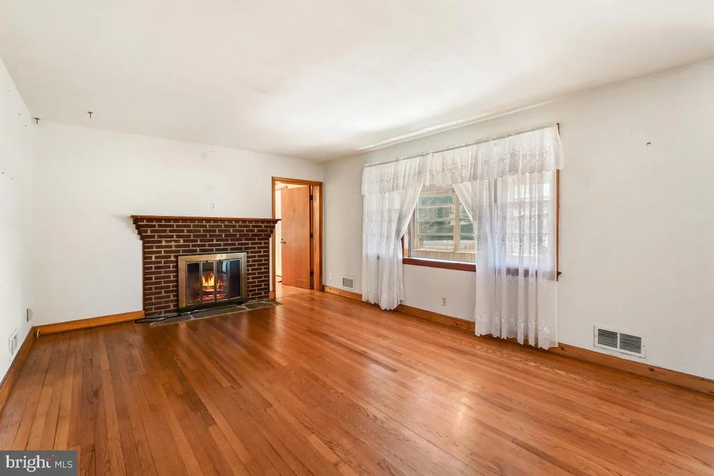 Photo of 18208 MUNCASTER ROAD