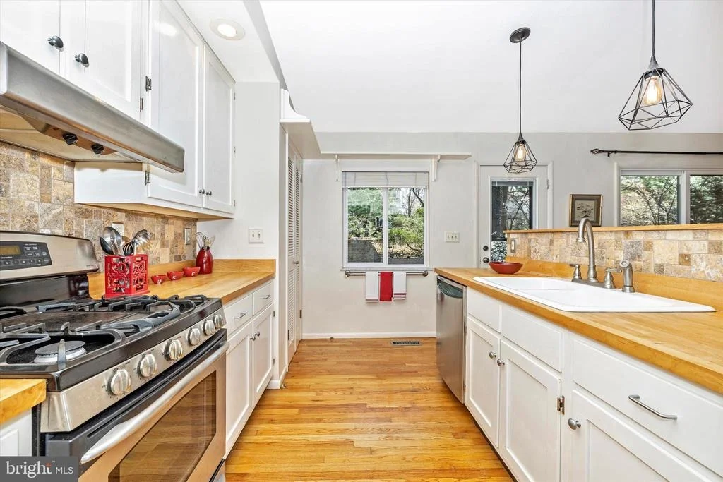 Photo of 8623 PINECLIFF DRIVE