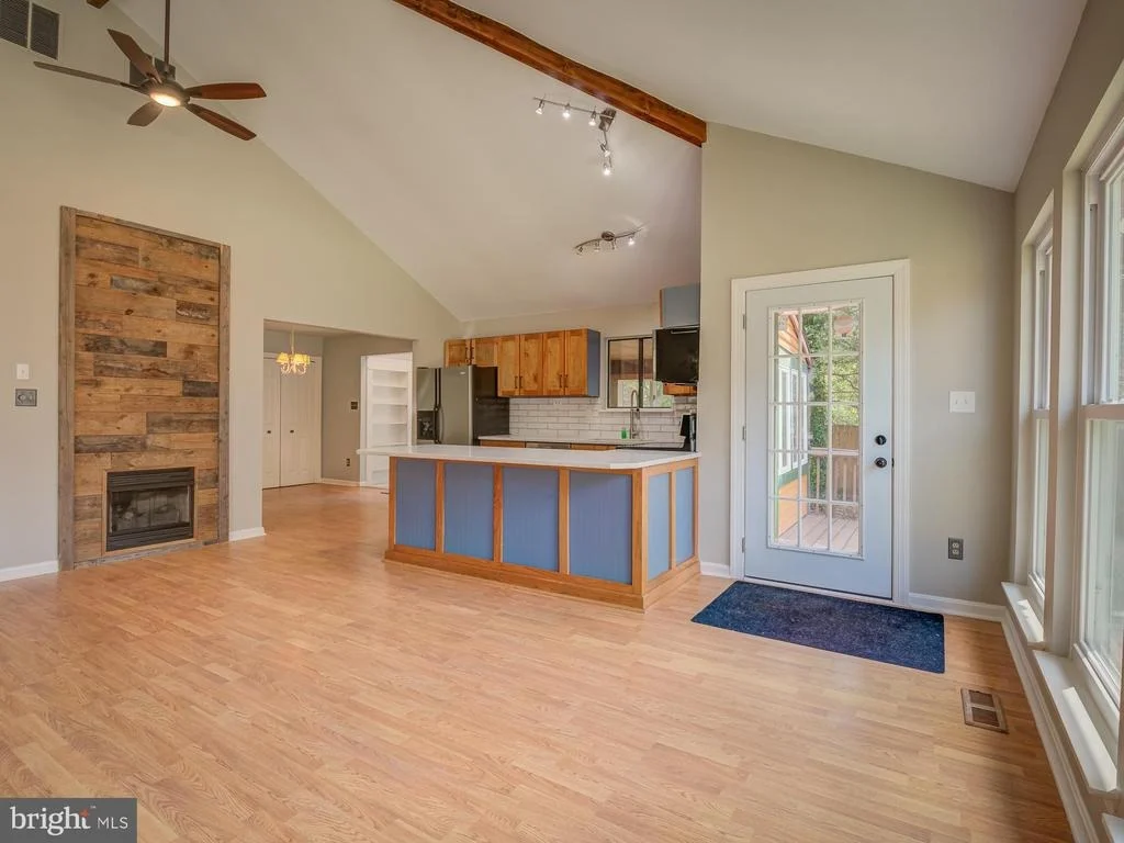 Photo of 370 WILETT DRIVE