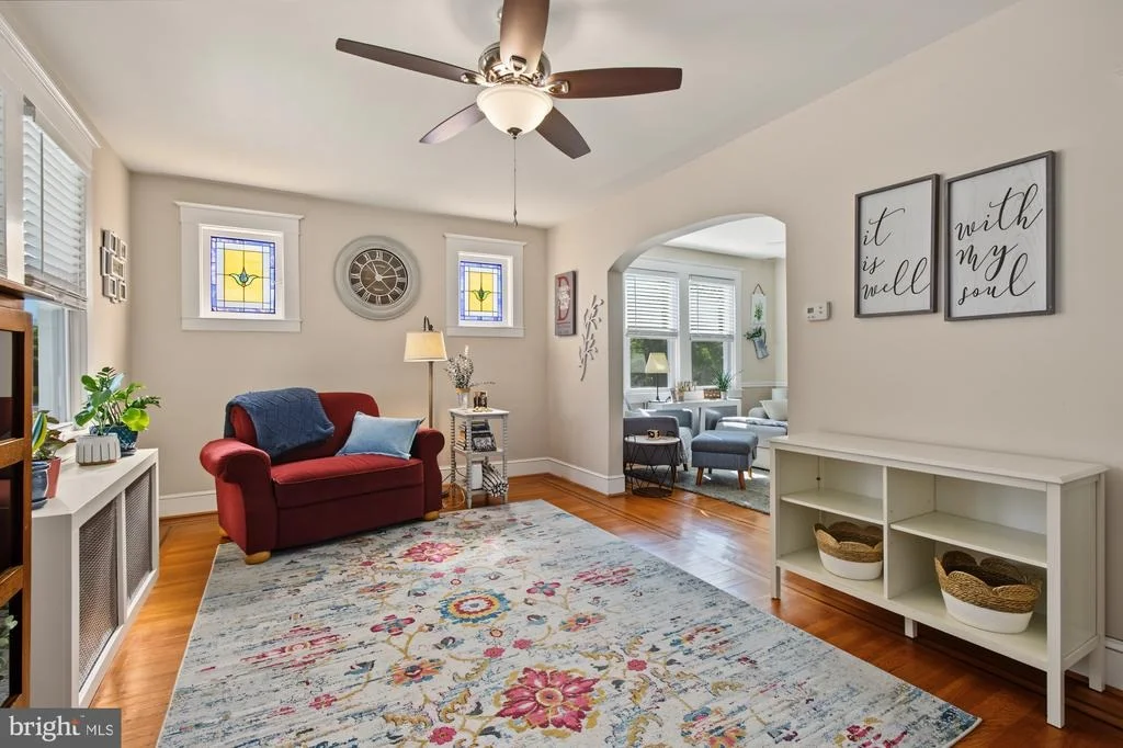 Photo of 2811 PINEWOOD AVENUE