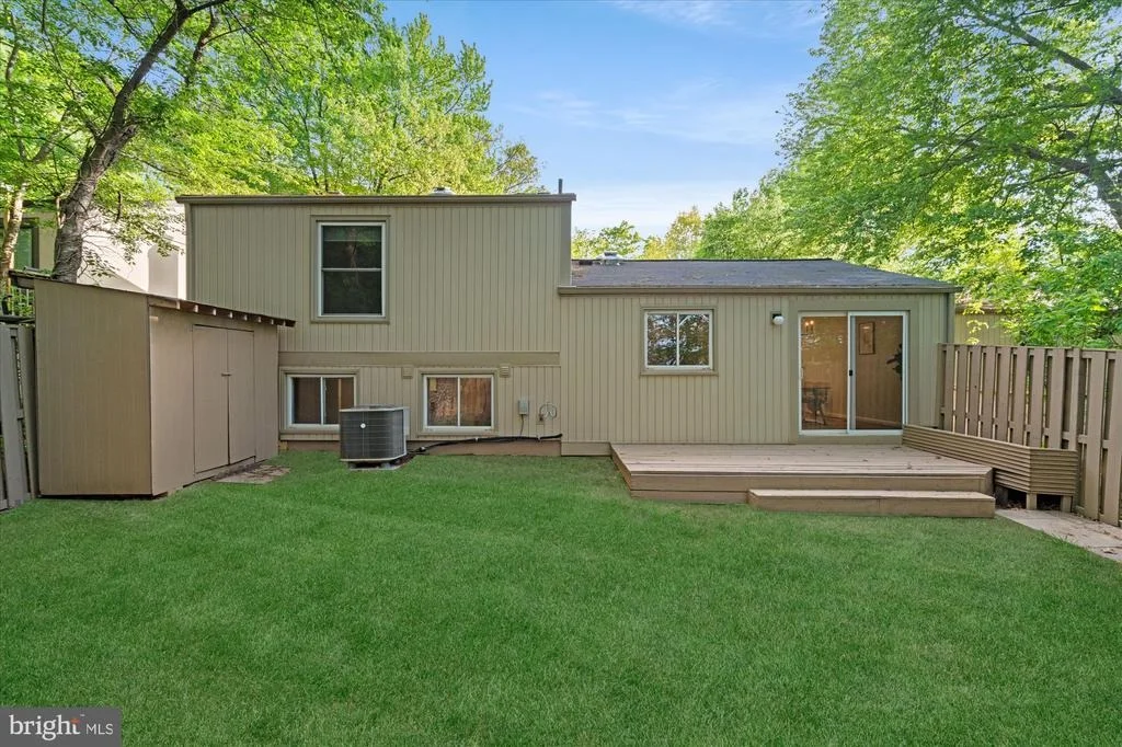 Photo of 2228 COCQUINA DRIVE