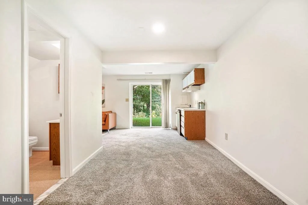 Photo of 14652 WOONSOCKETT DRIVE
