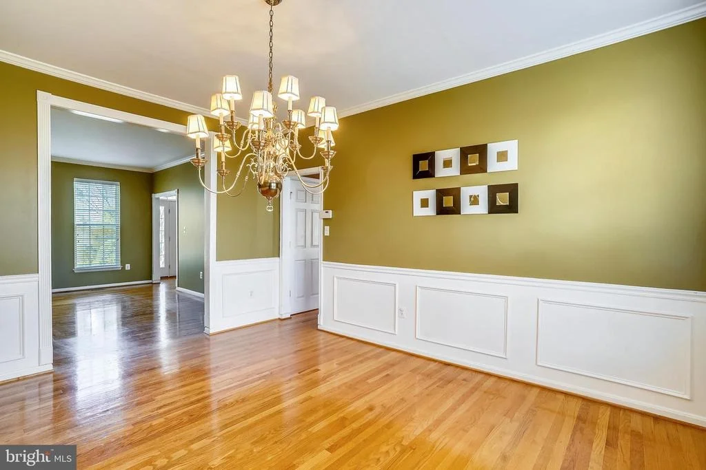 Photo of 2240 W GREENLEAF DRIVE