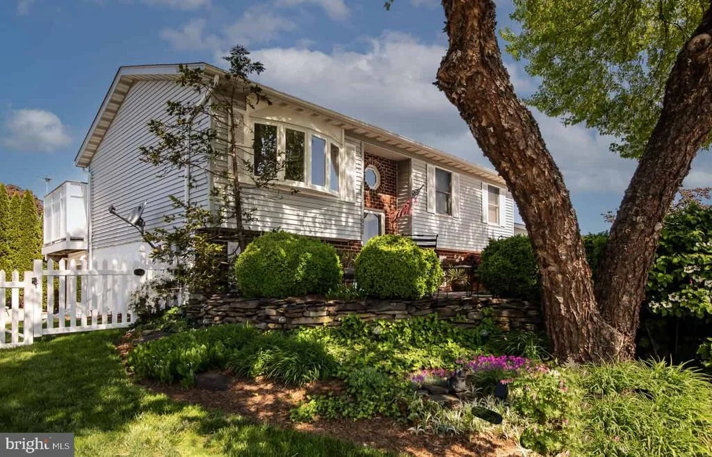 Photo of 908 HORIZON ROAD