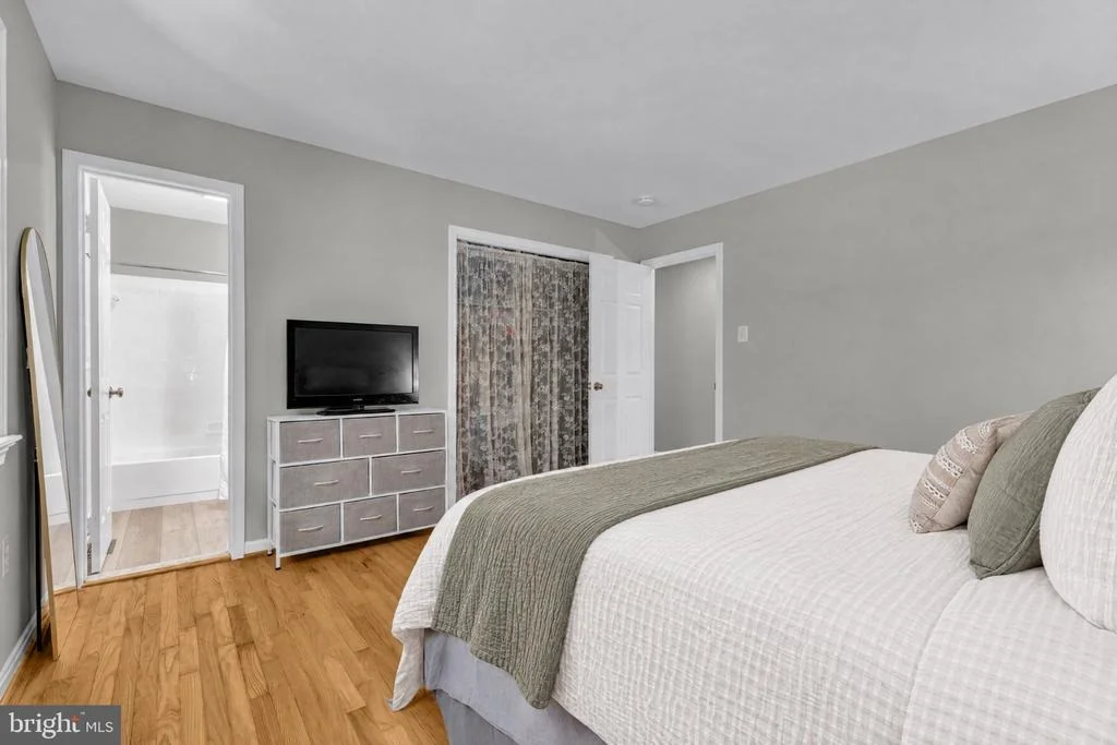 Photo of 5238 GRAYSTONE ROAD