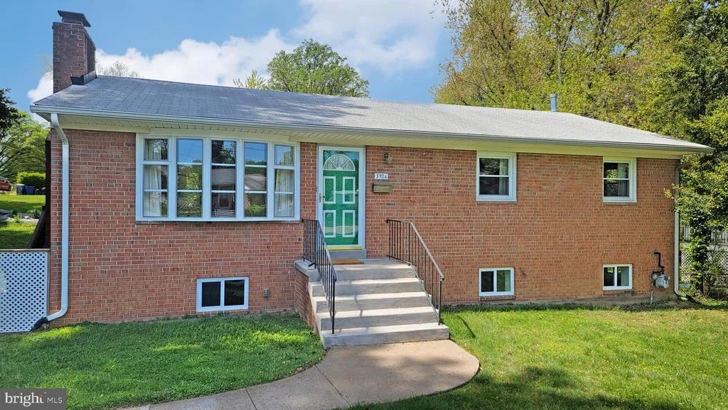 Photo of 3926 HOWARD STREET