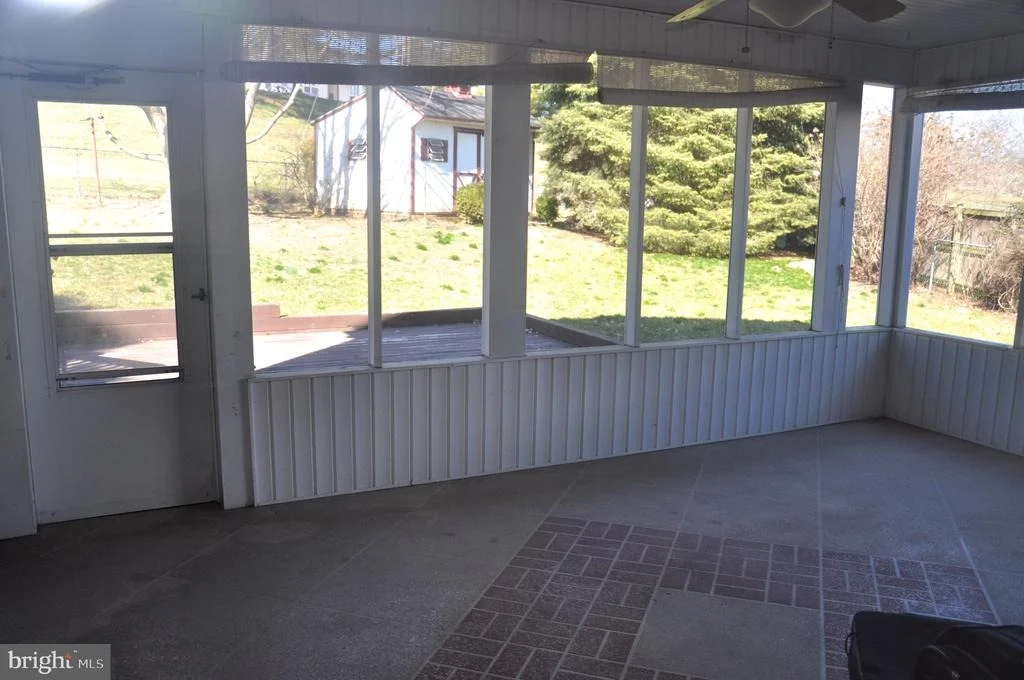 Photo of 1369 OUTER DRIVE
