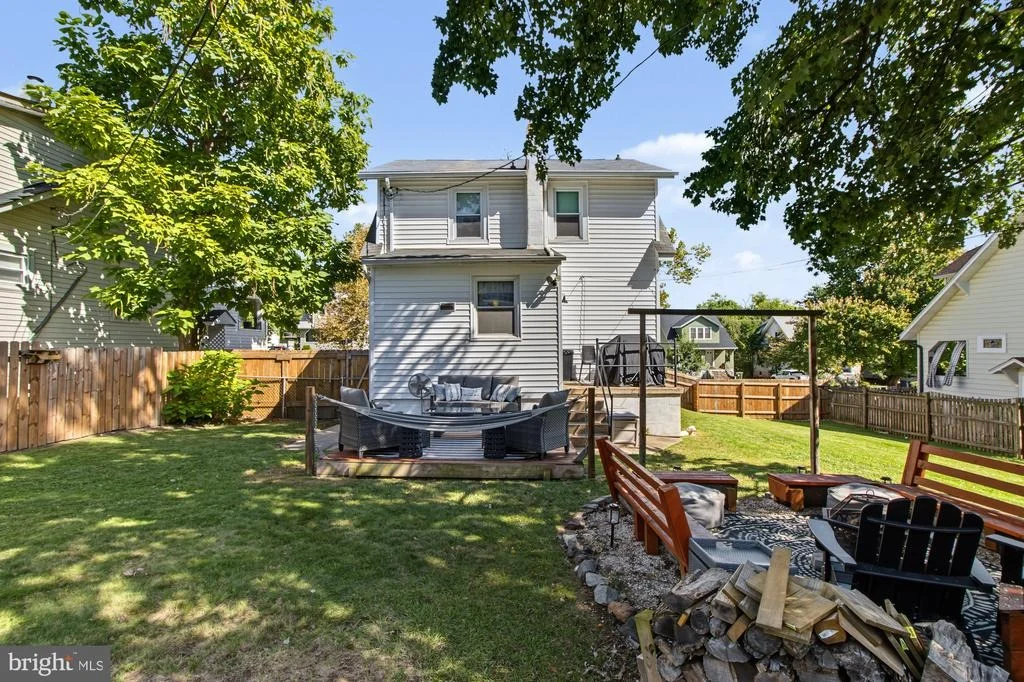 Photo of 2811 PINEWOOD AVENUE