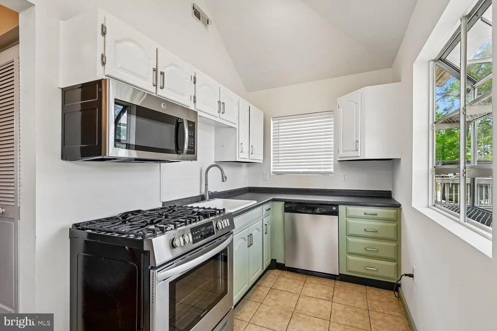 Photo of 302 LINDEN AVENUE