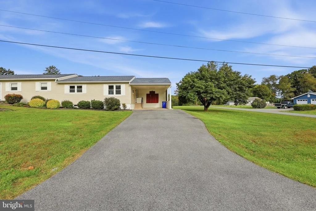 Photo of 11008 CARRIAGE LANE