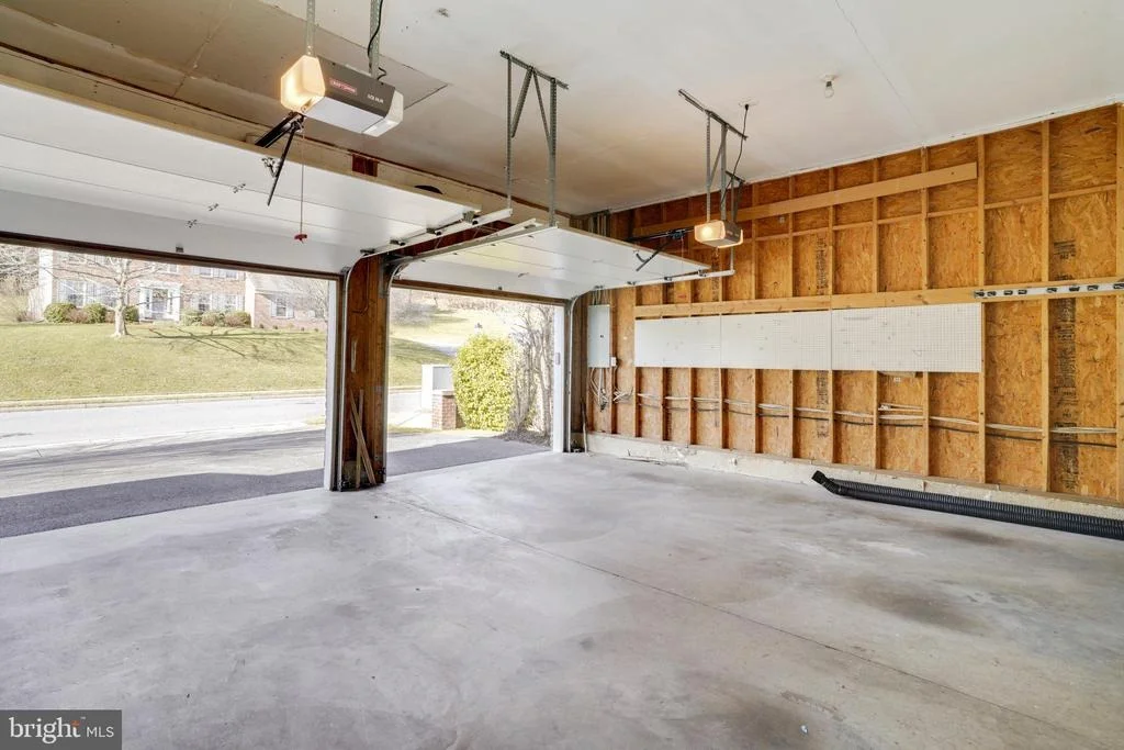 Photo of 2240 W GREENLEAF DRIVE