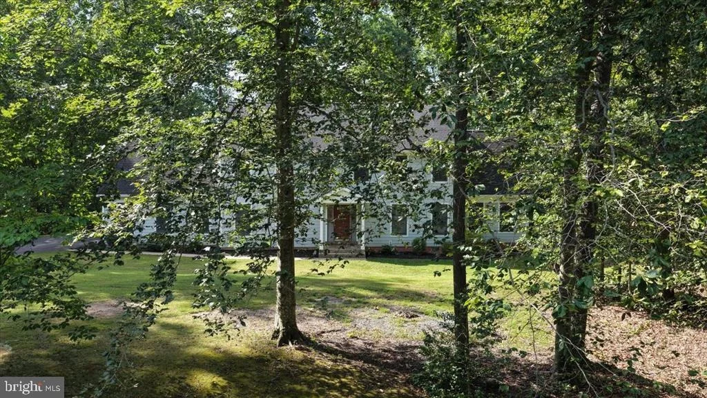 Photo of 8253 HONEYSUCKLE ROAD