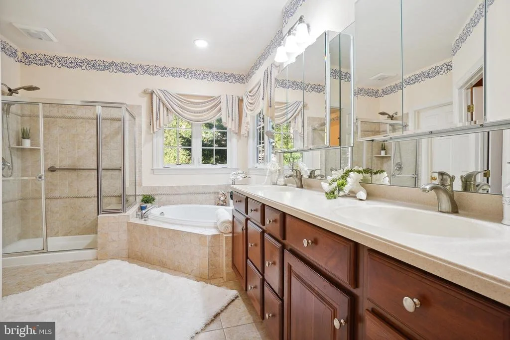 Photo of 3725 GLEN EAGLES DRIVE