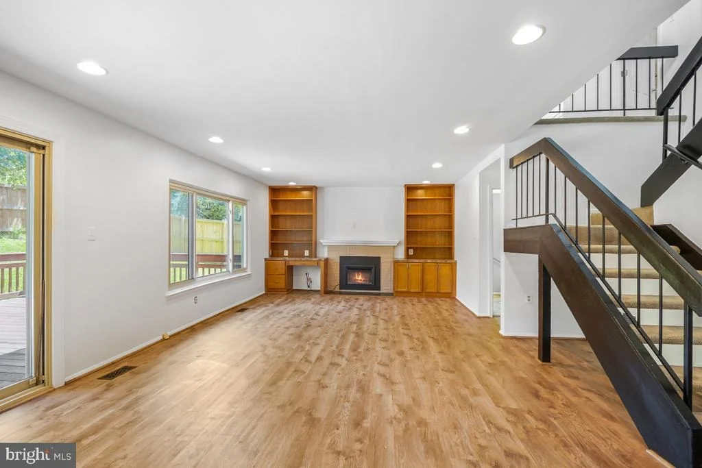 Photo of 19005 HARKNESS LANE