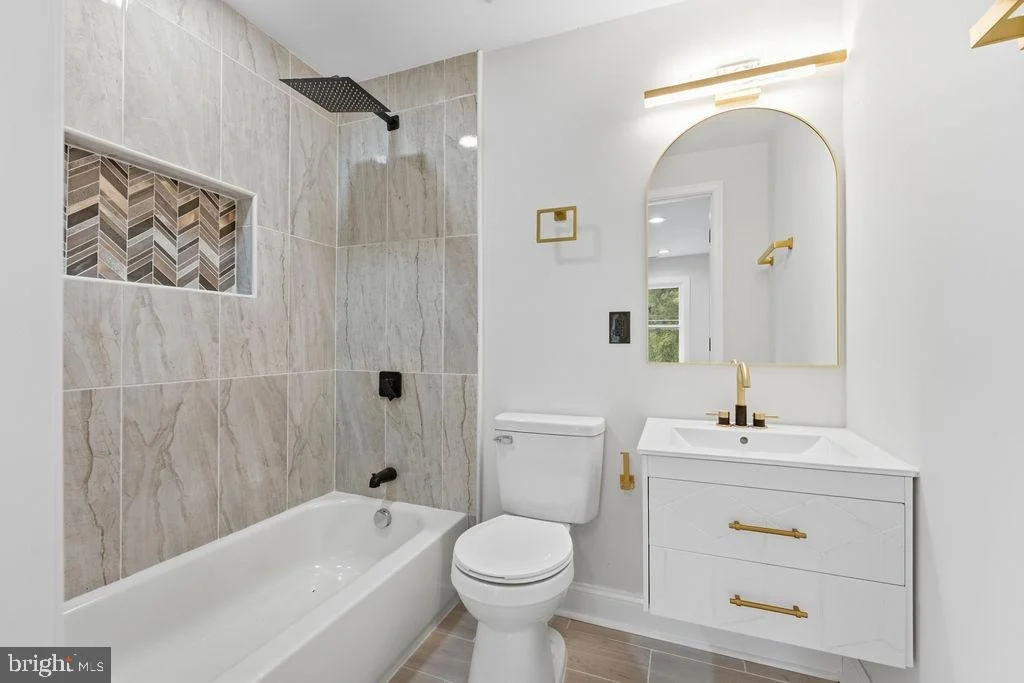 Photo of 5807 DADE STREET