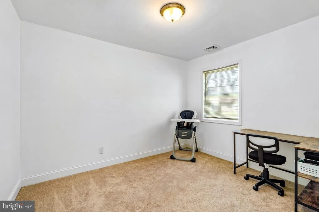 Photo of 9 LEEDOM ROAD