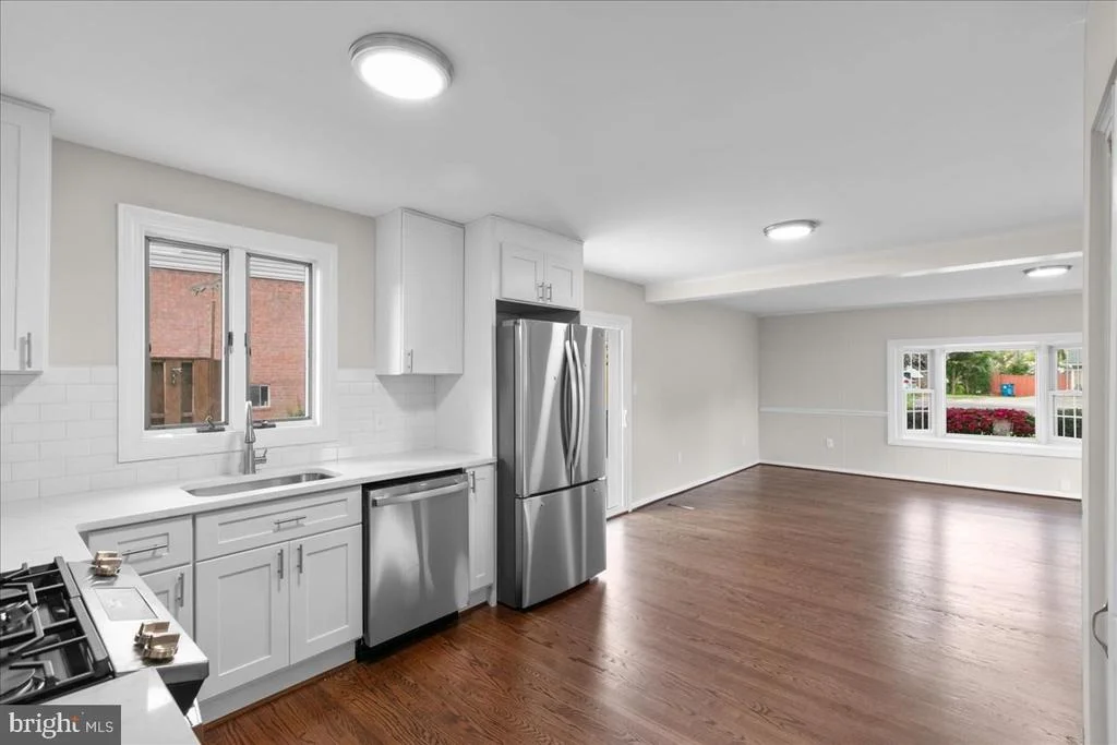 Photo of 5517 SOUTHAMPTON DRIVE