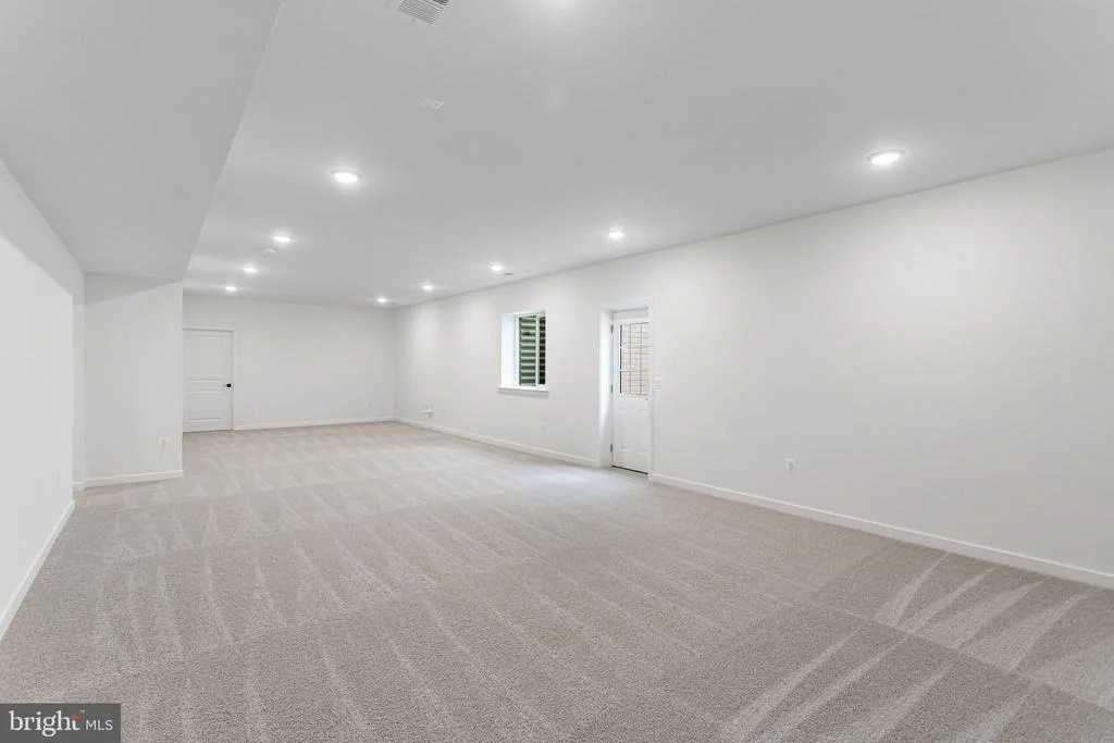 Photo of 2079 SPRINGVALE DRIVE