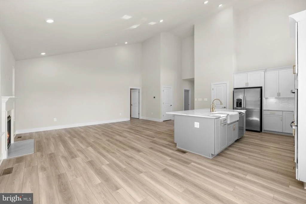 Photo of 9191 PEACH TREE DRIVE