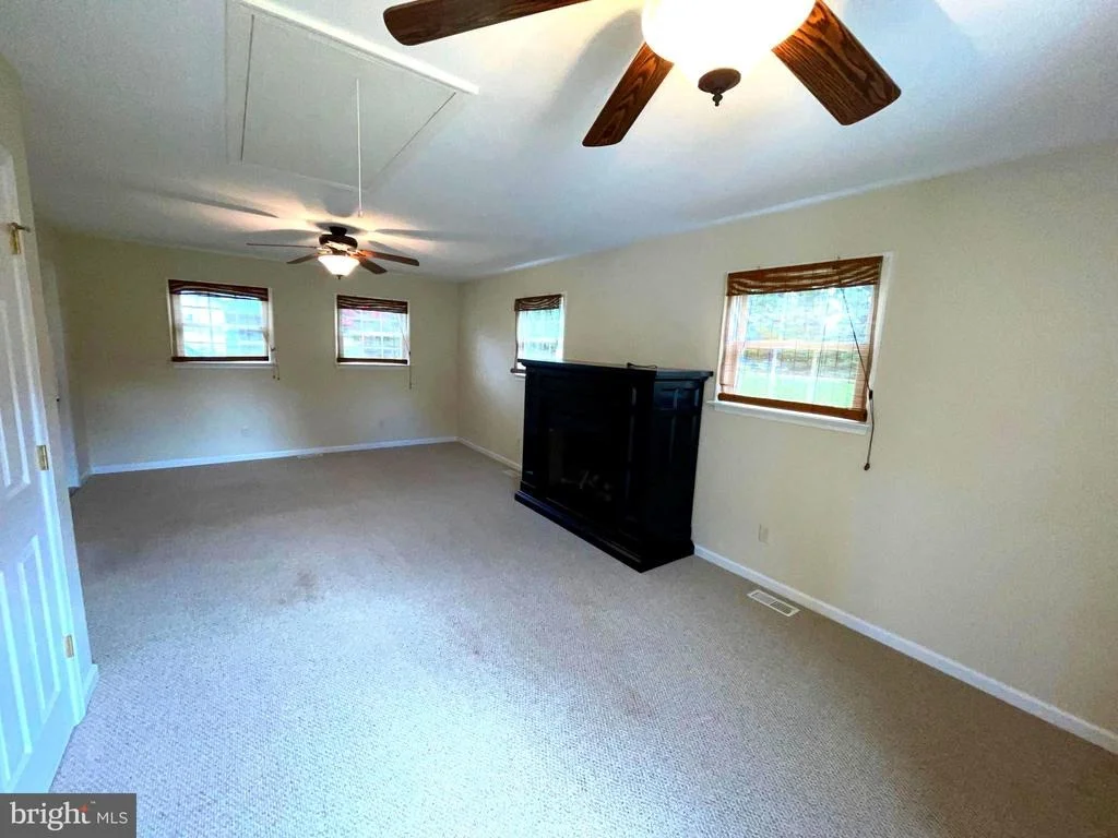 Photo of 28 CIRCLE DRIVE W