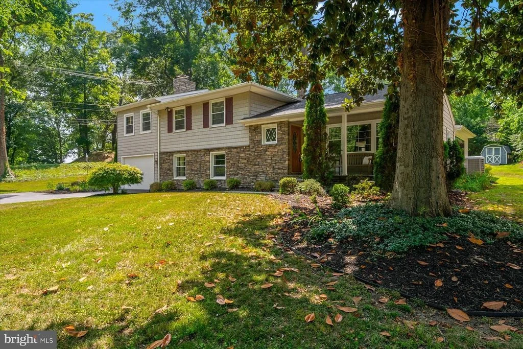 Photo of 1134 VALLEY DRIVE