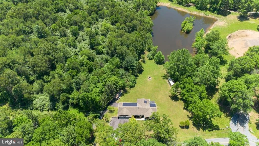 Photo of 1618 EAGLE SCHOOL ROAD