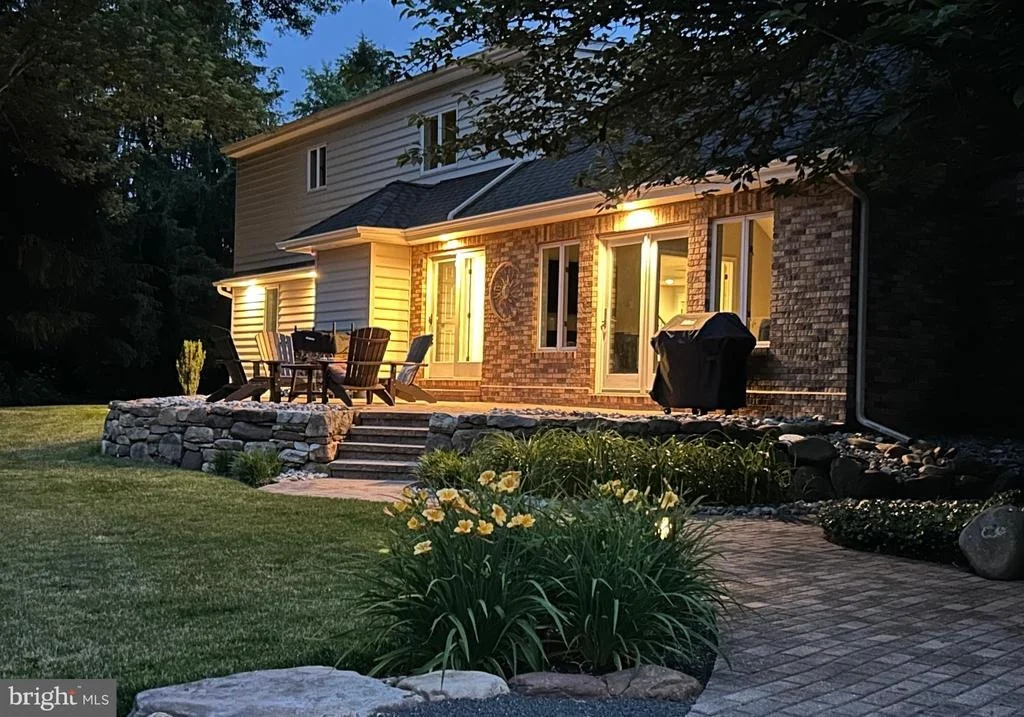 Photo of 902 N ISLAND ROAD