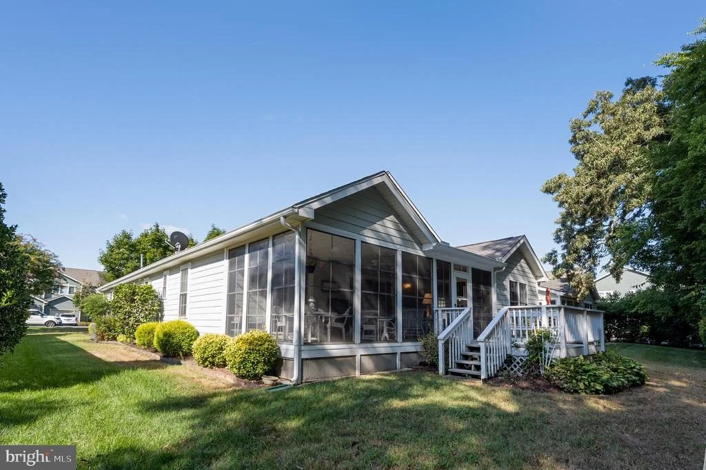 Photo of 237 LAKESIDE DRIVE
