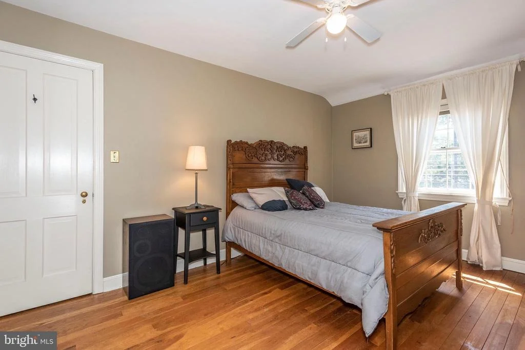 Photo of 1517 FOREST GLEN ROAD