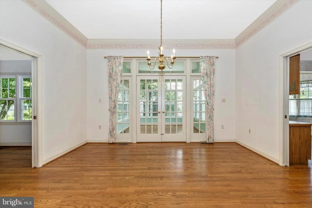 Photo of 827 DUNBROOKE COURT