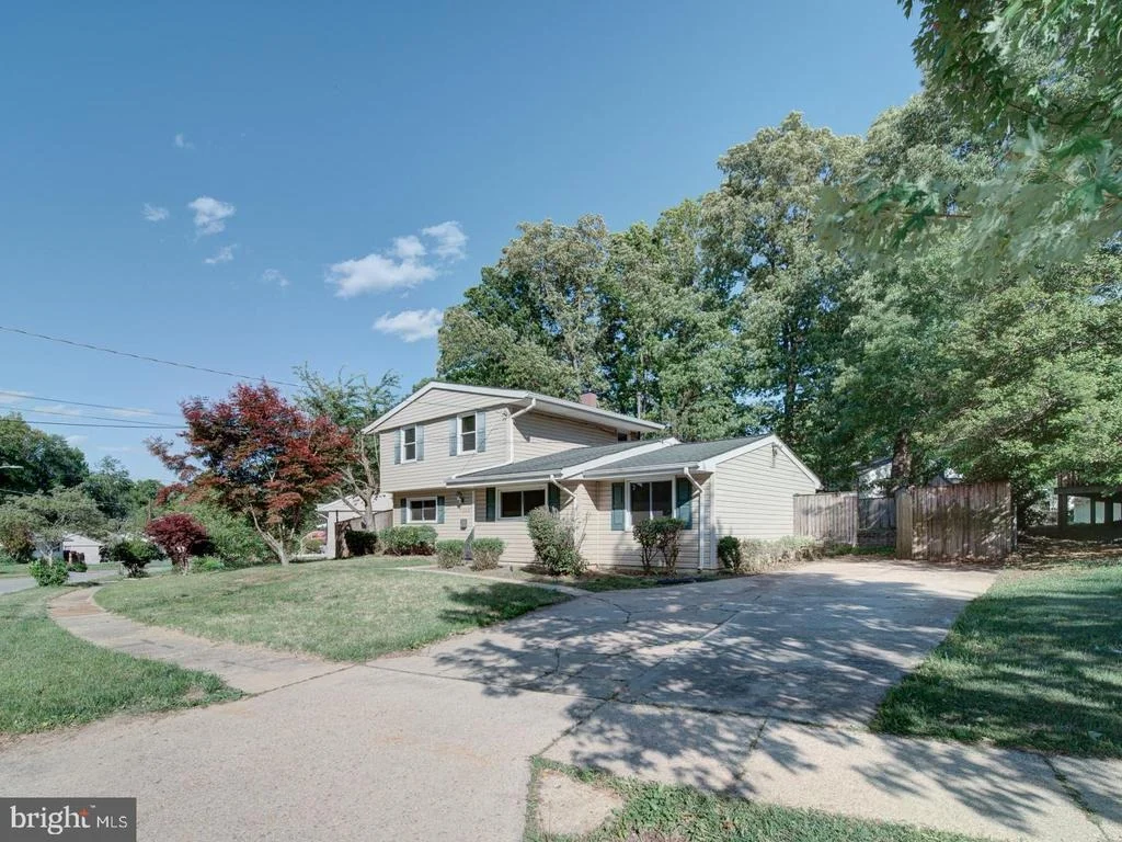 Photo of 9303 KIMBARK AVENUE